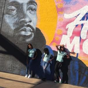 Meet your Posher, Crystal